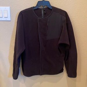 Lululemon lab jacket. Never worn.